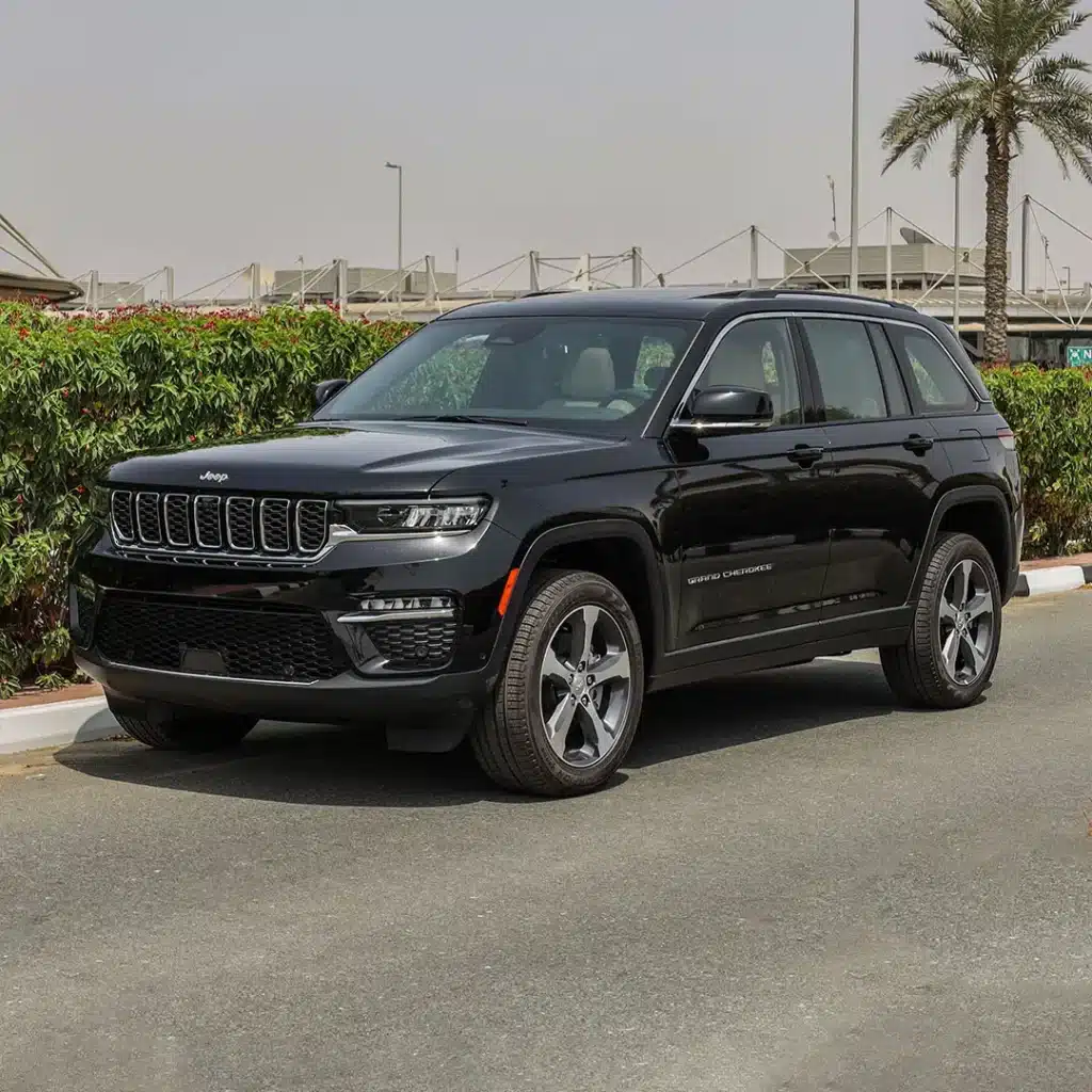 2024 JEEP GRAND CHEROKEE LIMITED PLUS LUXURY Diamond Black Beige Interior 1